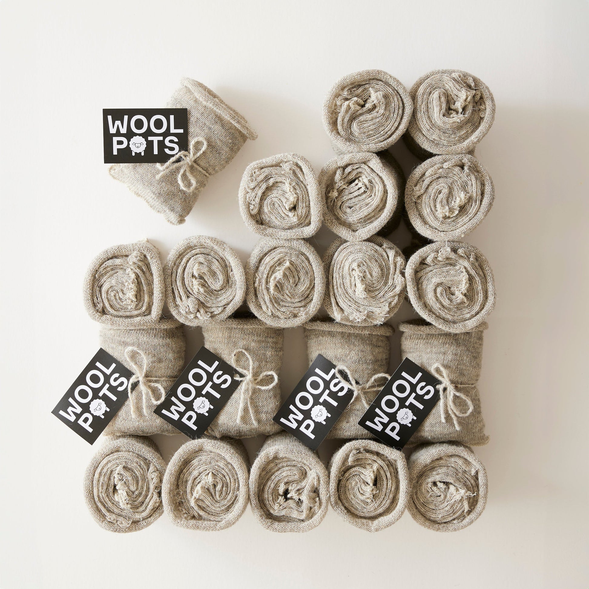 Pack of 200 biodegradable wool plant pots for seed starting